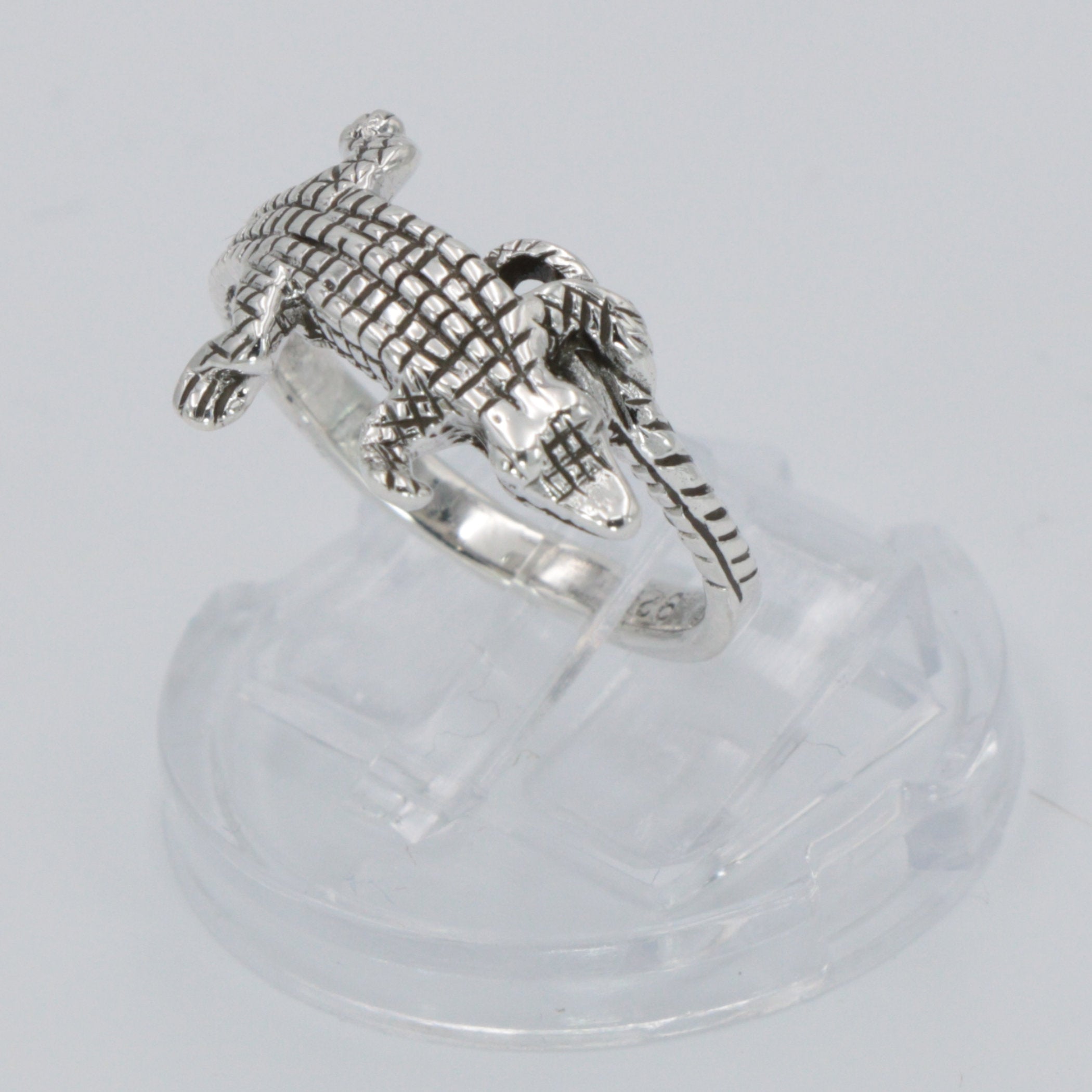 Detail view of Alligator Ring - Sterling Silver - Highly Detailed highlighting design details