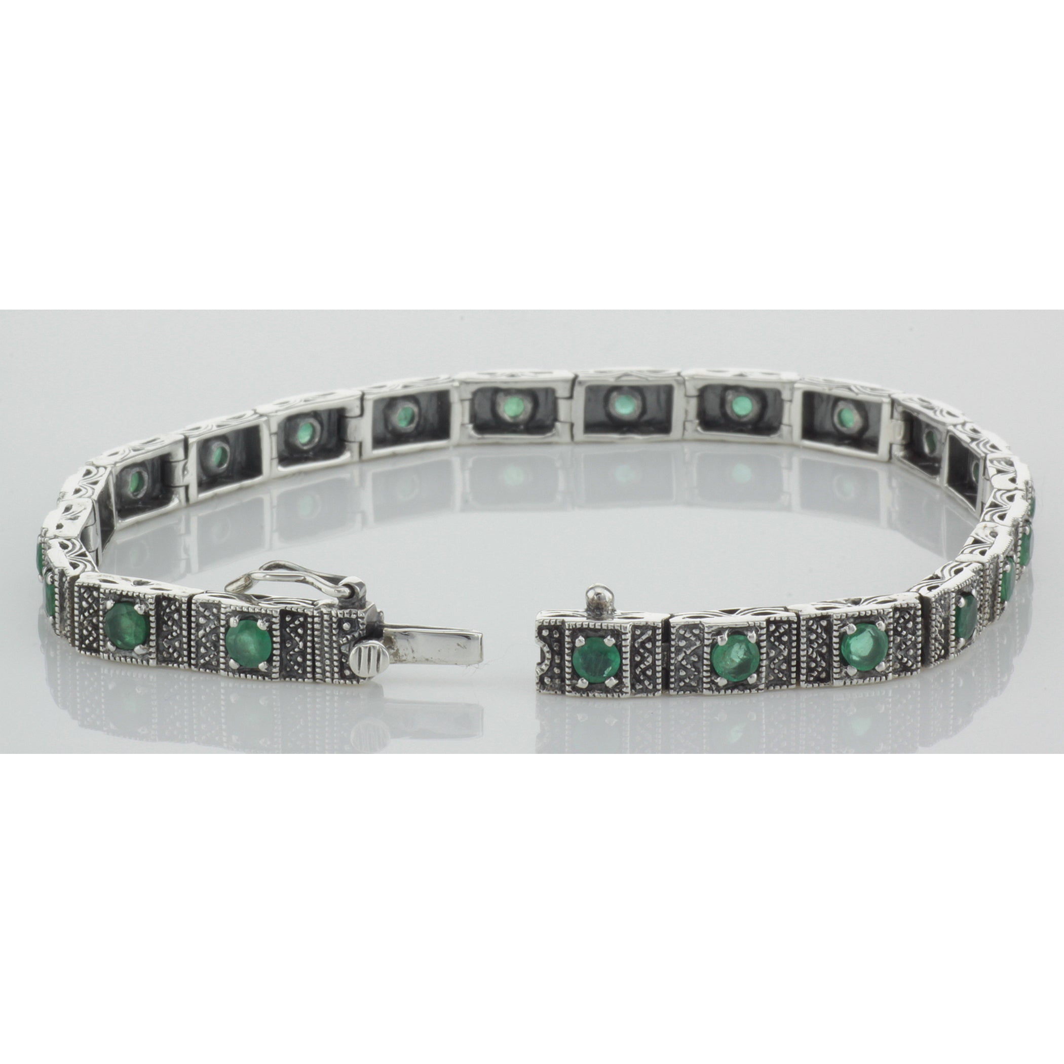 Detail view of Beautiful Victorian Style Natural Emerald Filigree Link Bracelet Sterling Silver highlighting Emerald