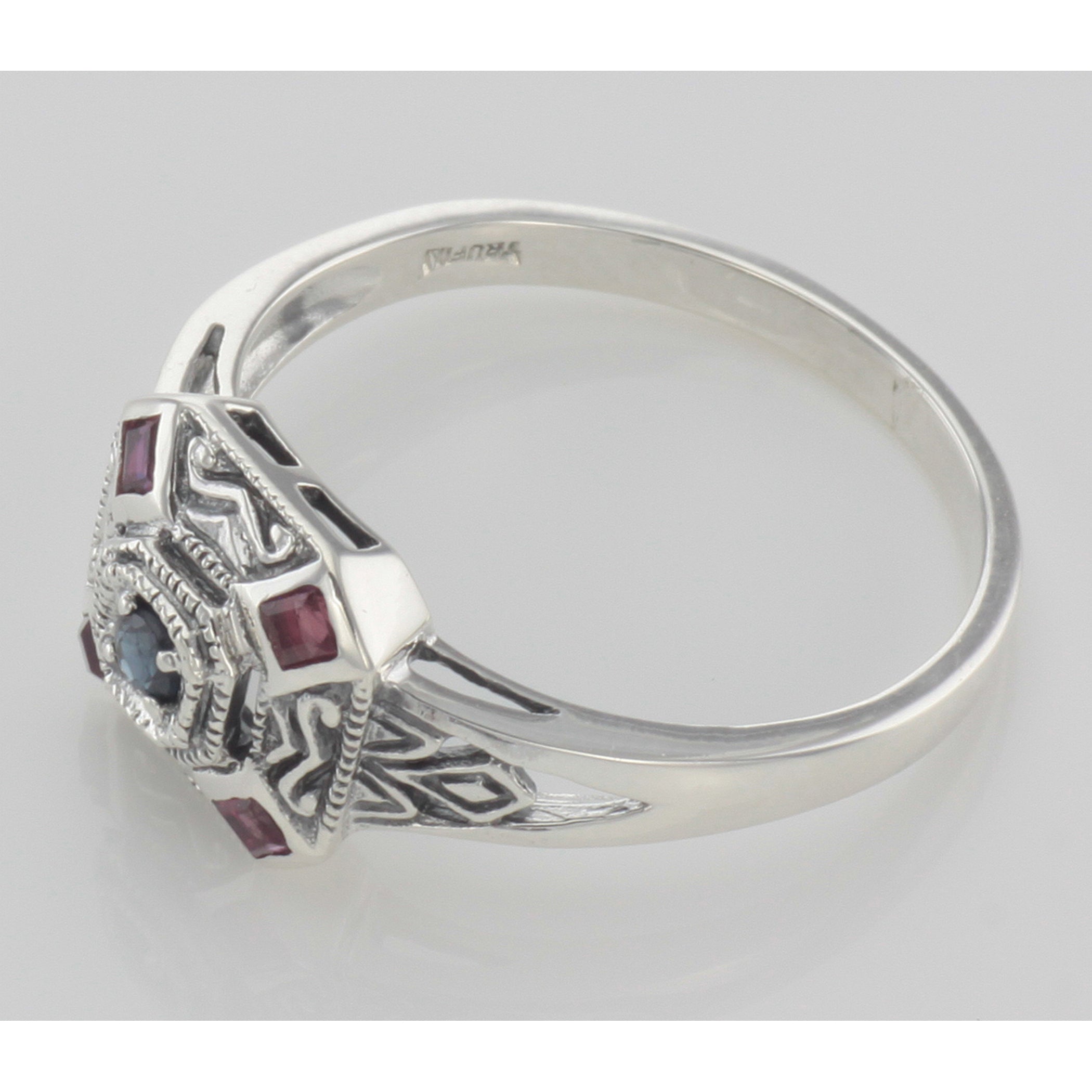 Detail view of Sapphire / Ruby Filigree Ring - Deco Style highlighting Ruby, Sapphire