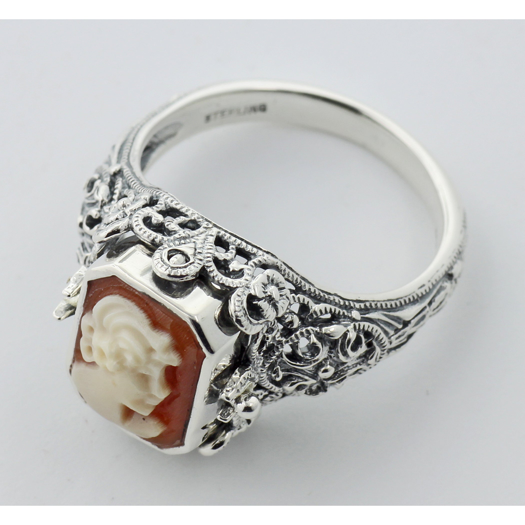 Detail view of Hand Carved Italian Cameo / Onyx Filigree Flip Ring highlighting Onyx