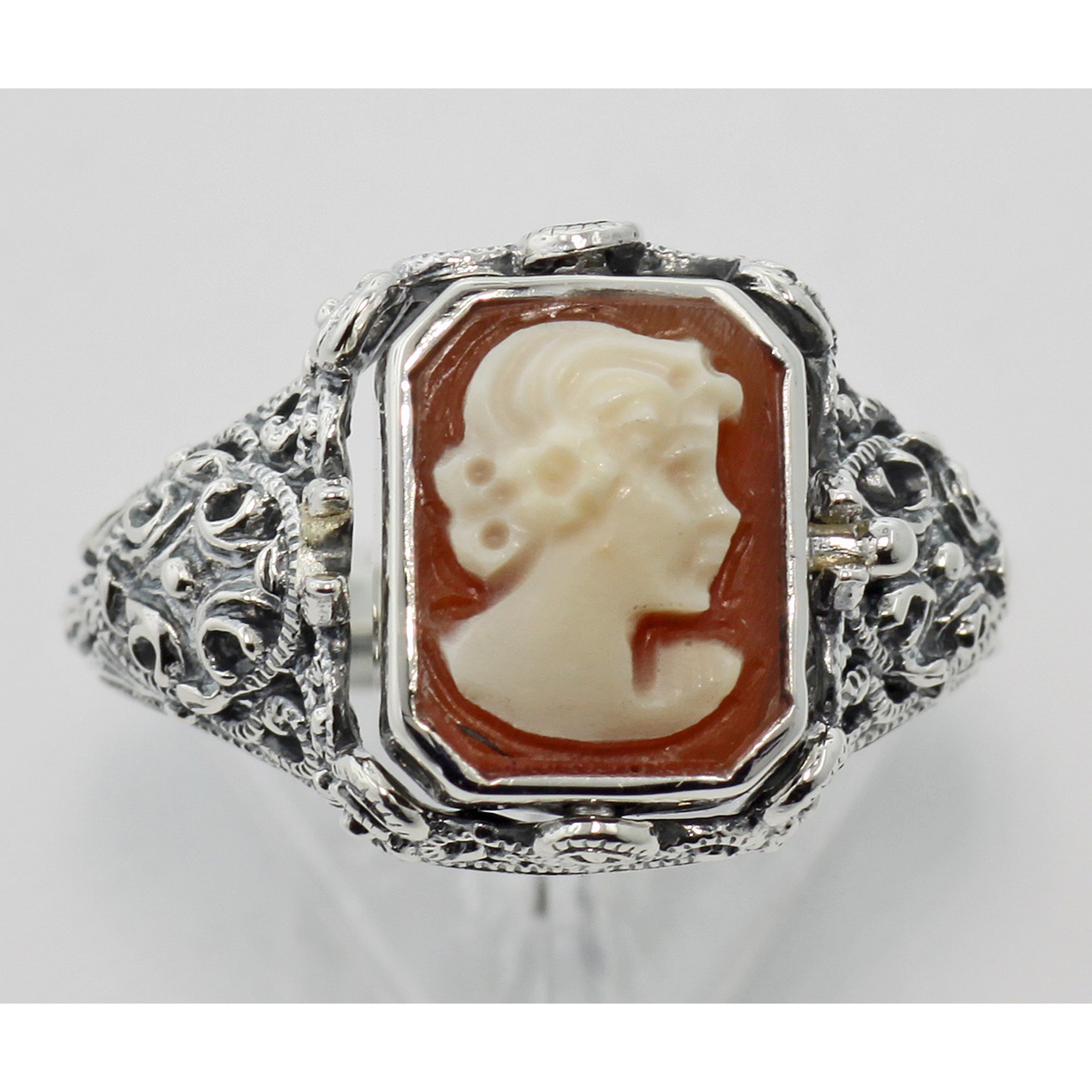 Back view of Hand Carved Italian Cameo / Onyx Filigree Flip Ring showing 925 sterling silver hallmark