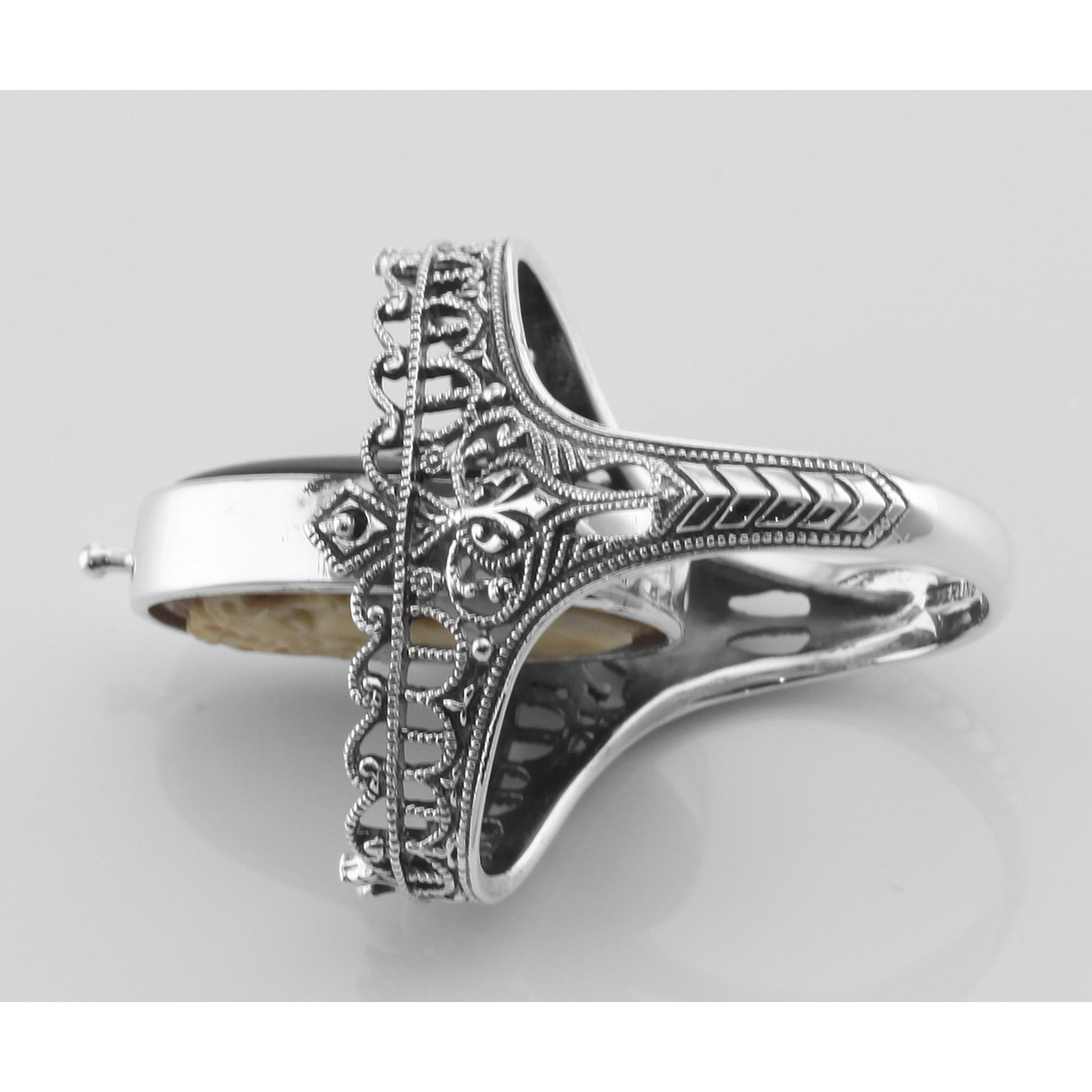 Detail view of Antique Style Cameo / Onyx Filigree Flip Ring w / Diamond highlighting Diamond, Onyx