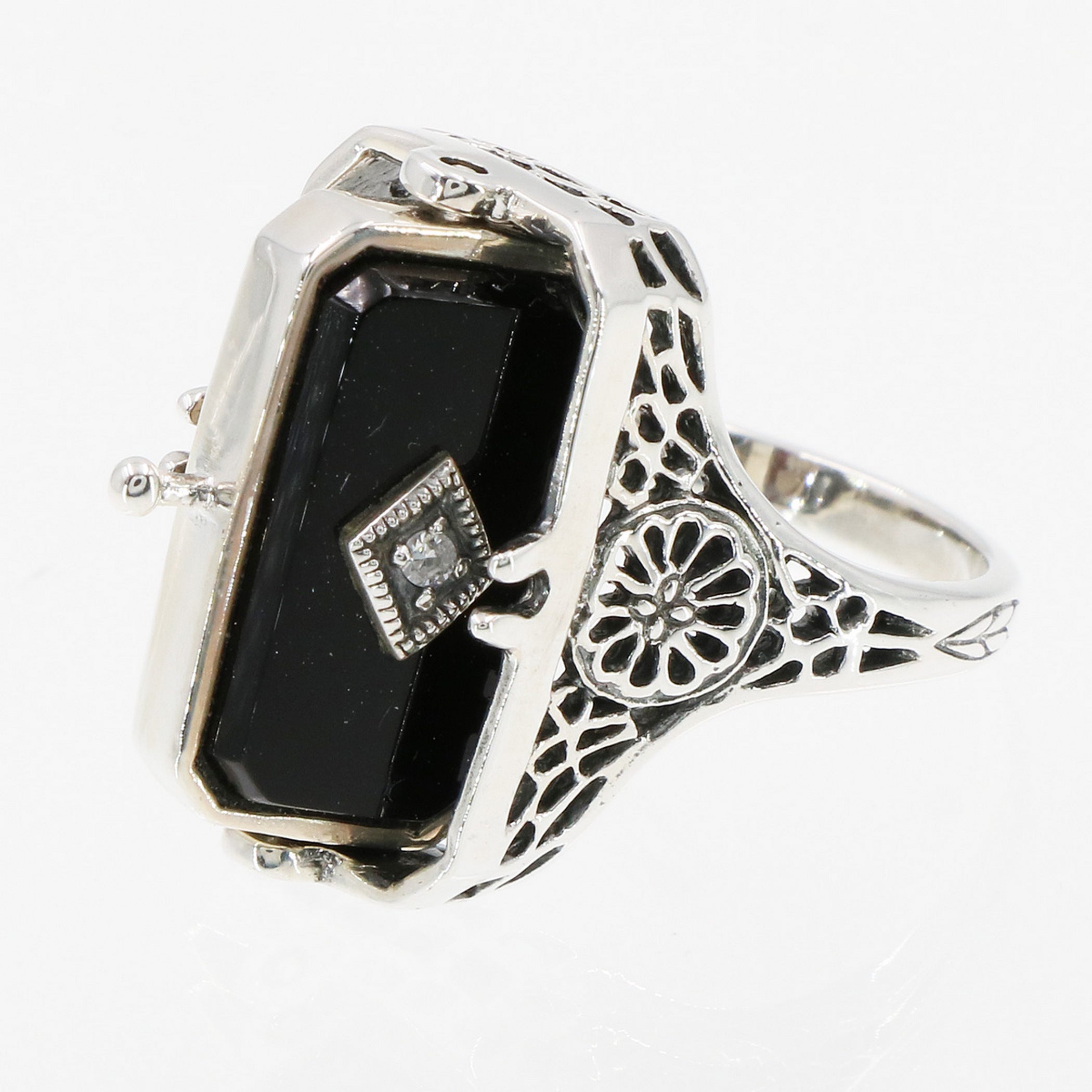 Back view of Cameo / Onyx w/ Diamonds Filigree Wagon Wheel Flip Ring showing 925 sterling silver hallmark