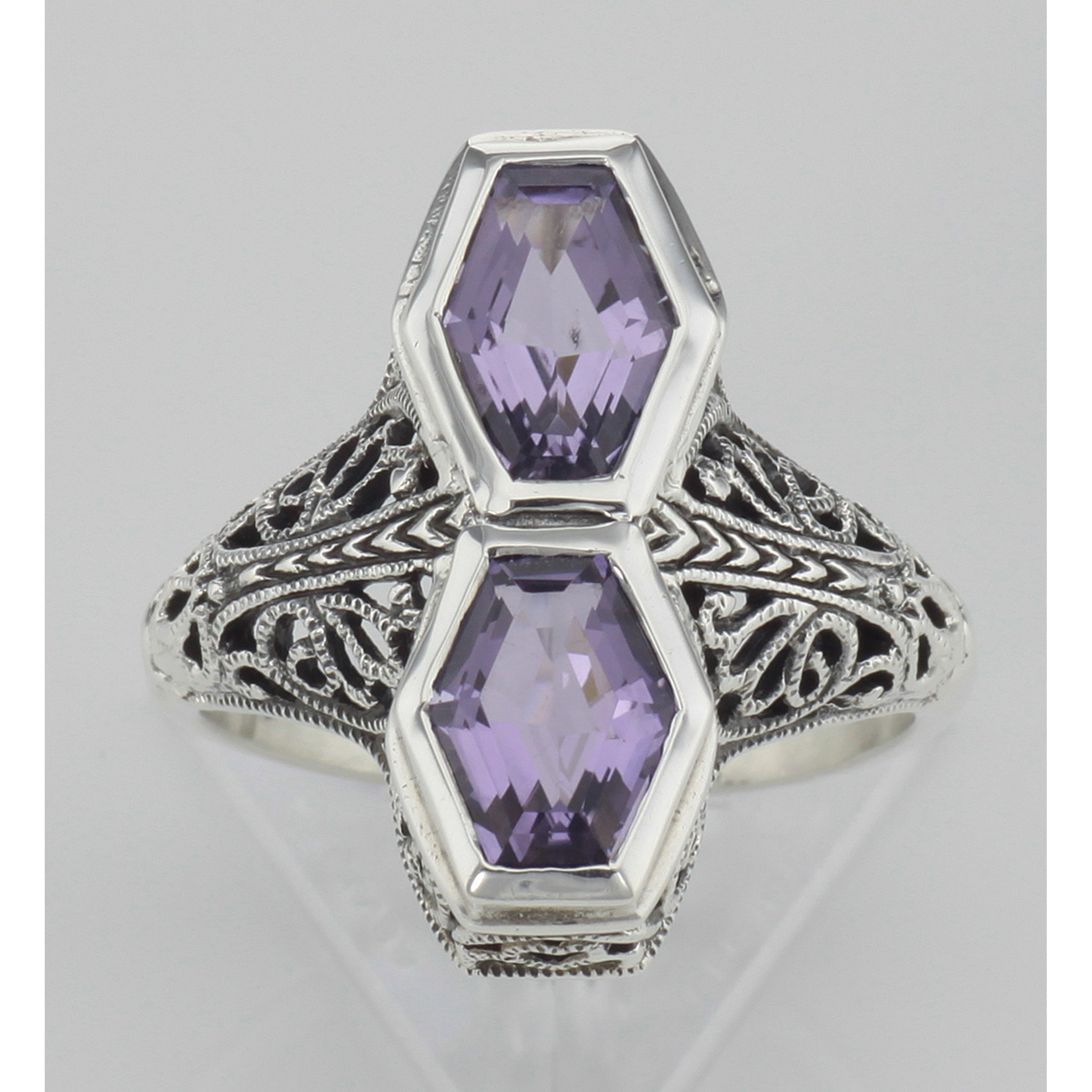 Detail view of Art Deco Style Genuine Purple Amethyst Filigree Ring highlighting Amethyst