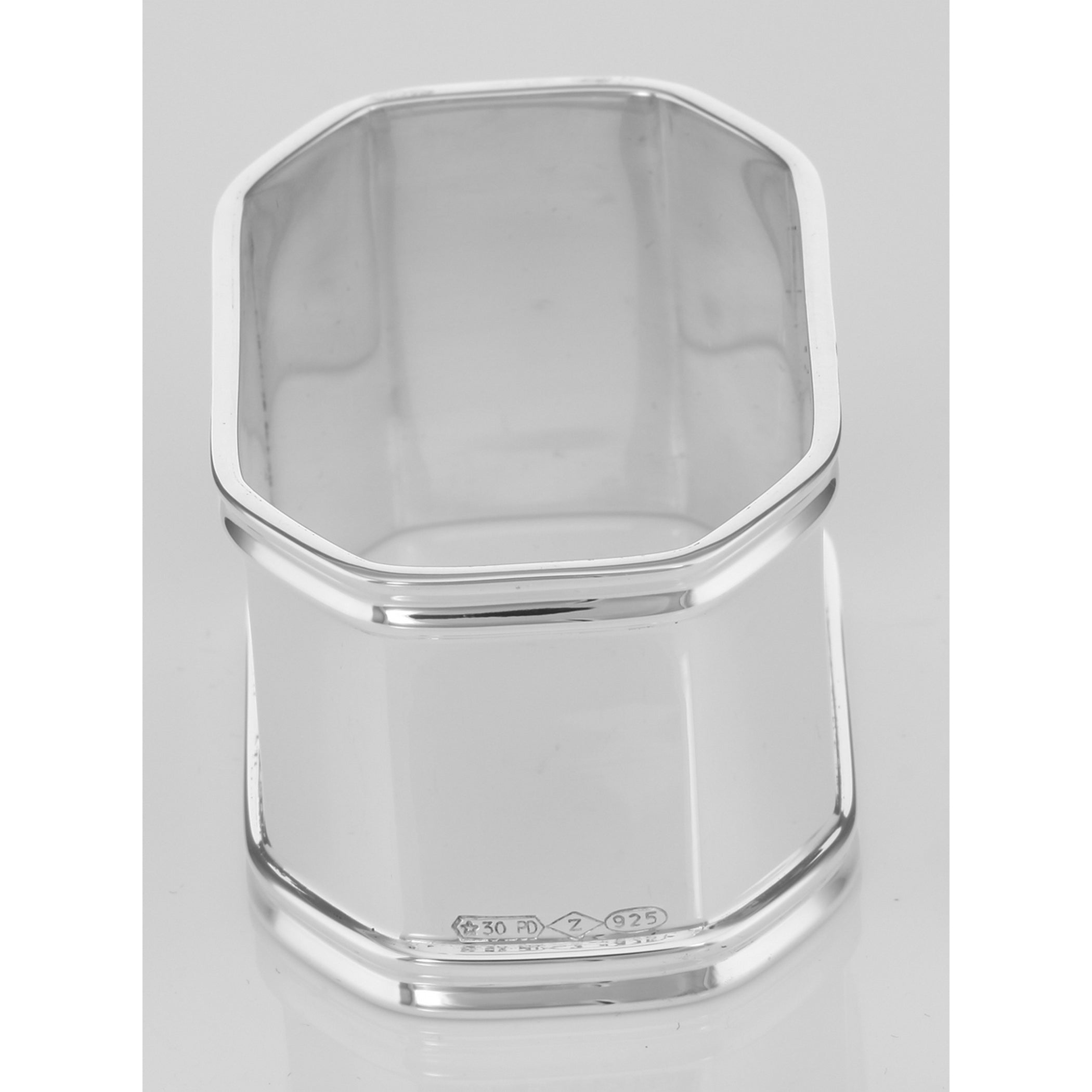 Detail view of Napkin Ring - Octagonal - Made in Italy highlighting design details
